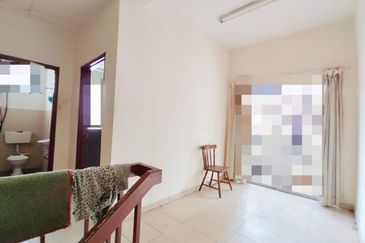 Saujana Damansara 2 Storey Terraced Landed House Corner Unit for Sale