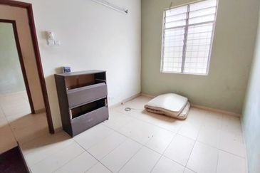 Saujana Damansara 2 Storey Terraced Landed House Corner Unit for Sale
