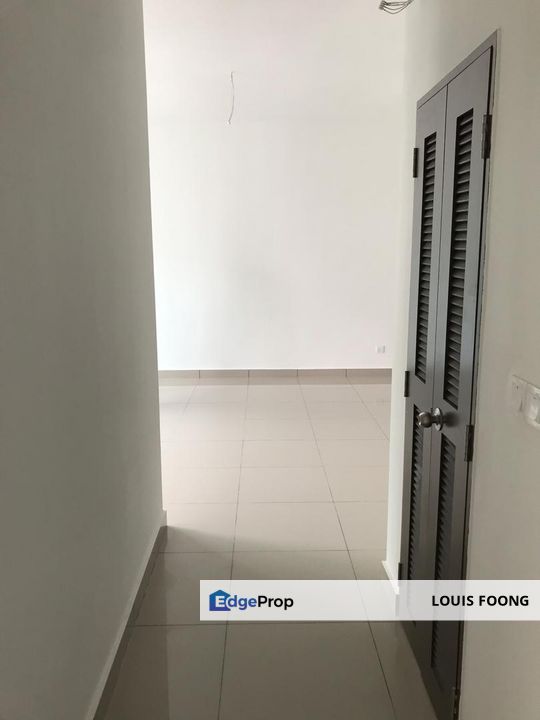 The Henge Kepong Lake Side High end Condominium Pool View Below Market for Sale, Kuala Lumpur, Kepong