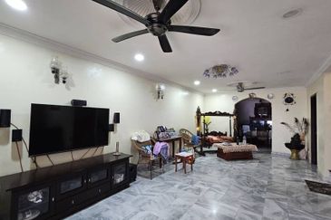 Bandar Sri Damansara SD8 2 Storey Terraced Landed House for Sale