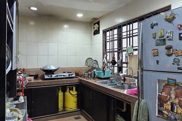Bandar Sri Damansara SD8 2 Storey Terraced Landed House for Sale