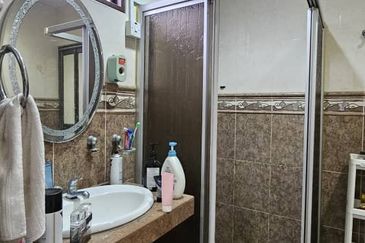 Bandar Sri Damansara SD8 2 Storey Terraced Landed House for Sale