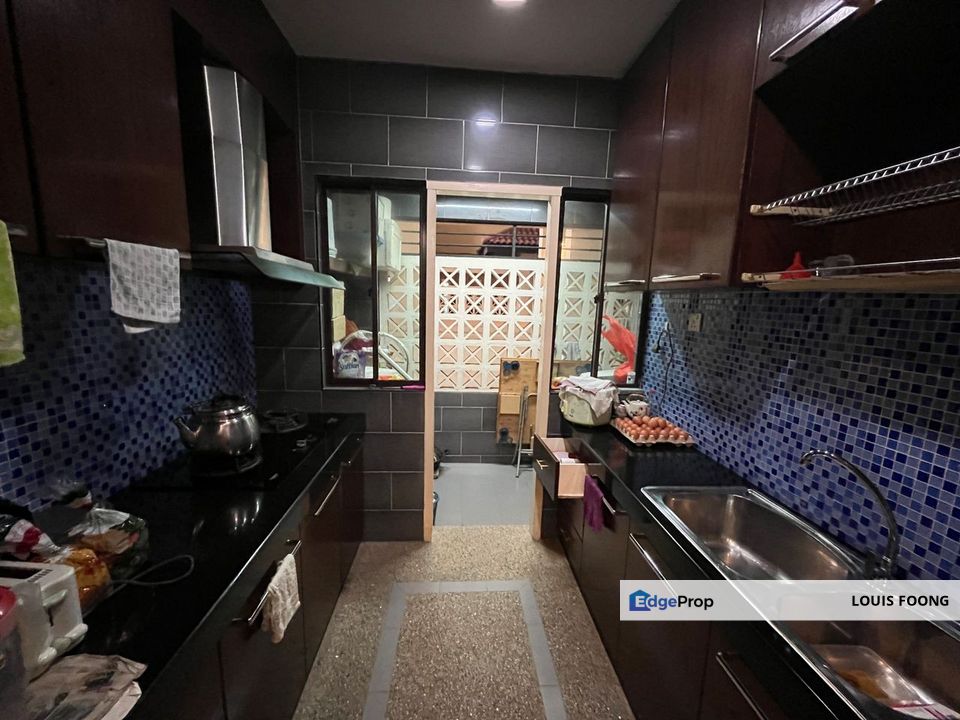 Armanee Condominium Damansara Damai Renovated Spacious Unit for Sale, Selangor, Damansara Damai