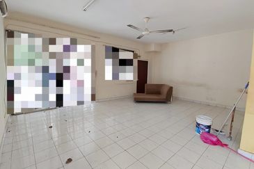 Saujana Damansara 2 Storey Terraced Landed House Corner Unit for Sale