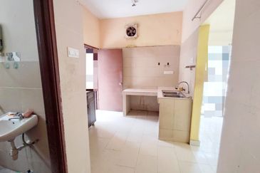 Saujana Damansara 2 Storey Terraced Landed House Corner Unit for Sale