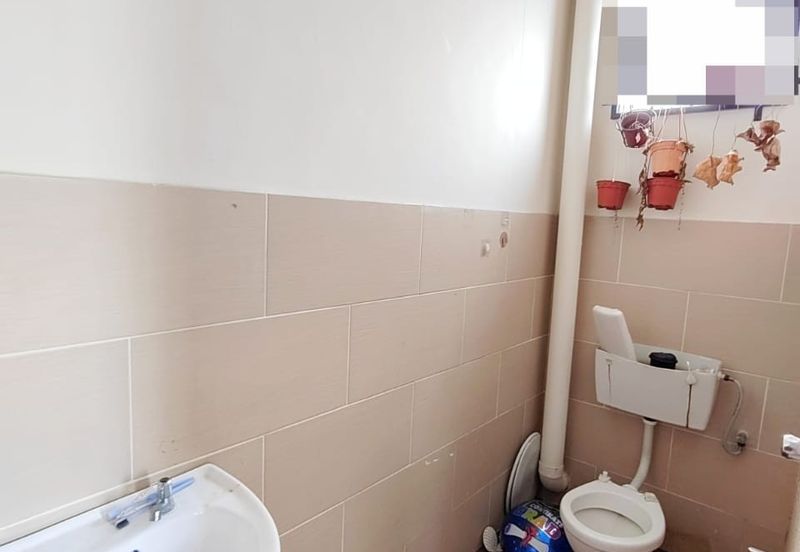 Saujana Damansara 2 Storey Terraced Landed House Corner Unit for Sale