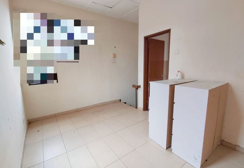 Saujana Damansara 2 Storey Terraced Landed House Corner Unit for Sale