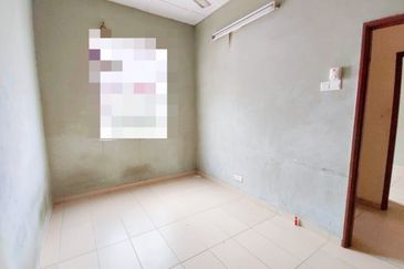 Saujana Damansara 2 Storey Terraced Landed House Corner Unit for Sale