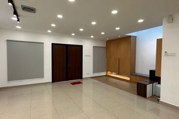 Laman Rimbunan Kepong Mawar 3 Storey Terraced Landed House Renovated Unit for Sale