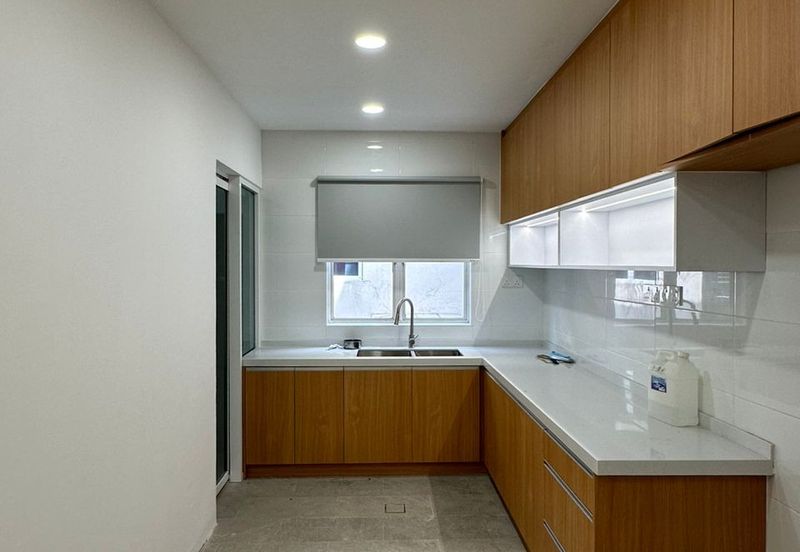 Laman Rimbunan Kepong Mawar 3 Storey Terraced Landed House Renovated Unit for Sale