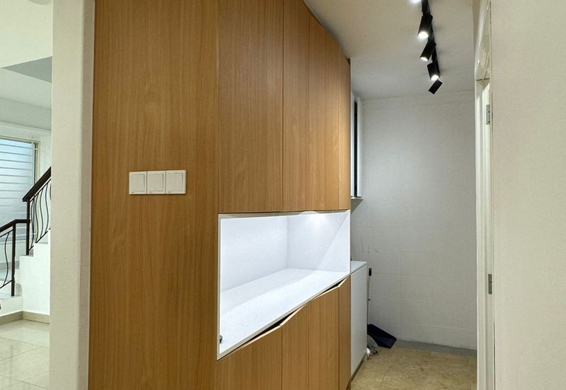 Laman Rimbunan Kepong Mawar 3 Storey Terraced Landed House Renovated Unit for Sale