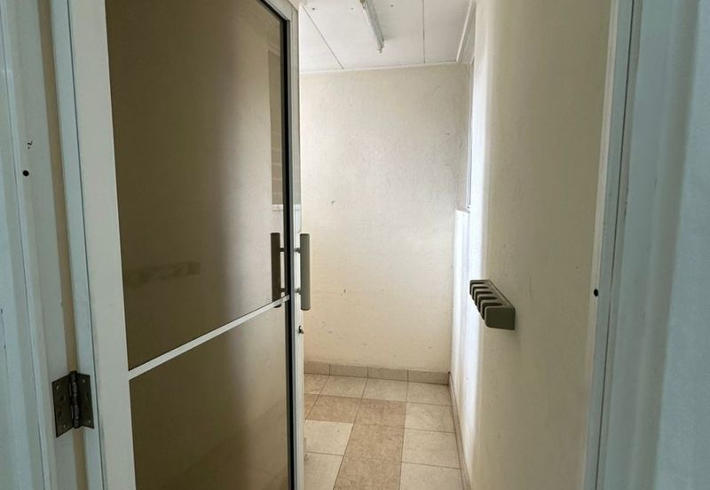 Laman Rimbunan Kepong Mawar 3 Storey Terraced Landed House Renovated Unit for Sale