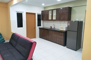 First Residence (Residensi Unggul)