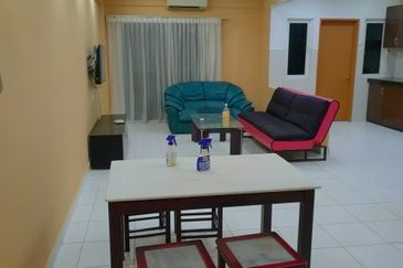 First Residence (Residensi Unggul)