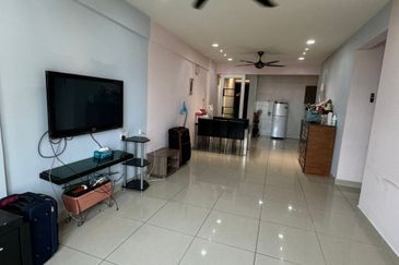 First Residence (Residensi Unggul)