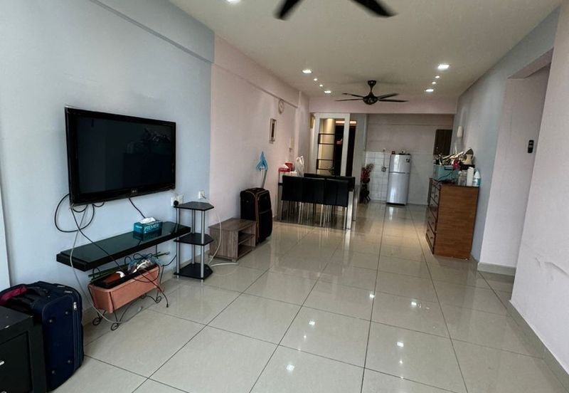 First Residence (Residensi Unggul)