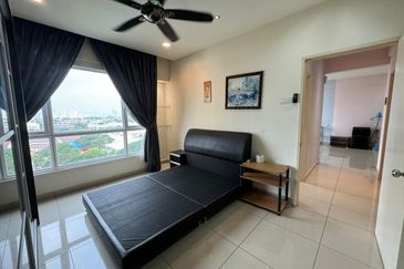 First Residence (Residensi Unggul)