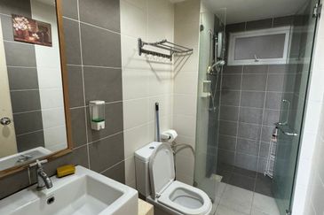 First Residence (Residensi Unggul)