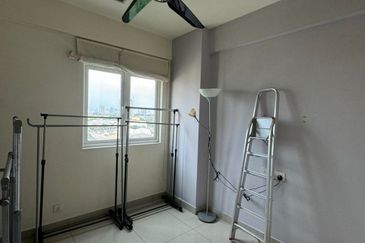 First Residence (Residensi Unggul)