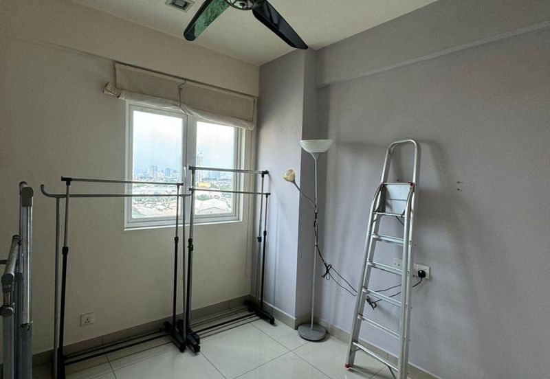 First Residence (Residensi Unggul)