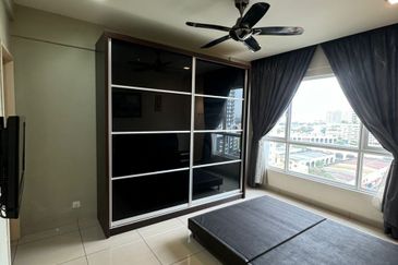 First Residence (Residensi Unggul)