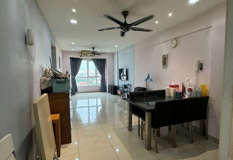 First Residence (Residensi Unggul)