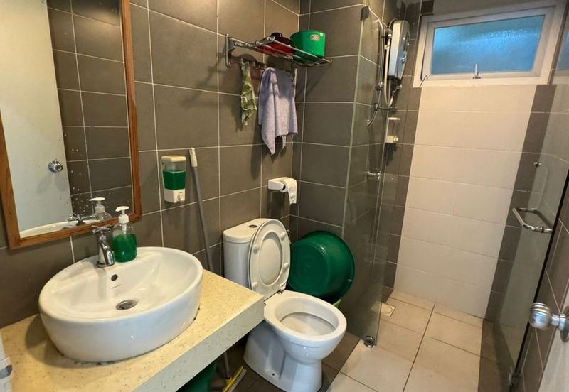 First Residence (Residensi Unggul)