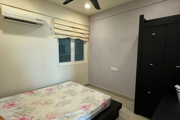 First Residence (Residensi Unggul)