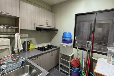 First Residence (Residensi Unggul)