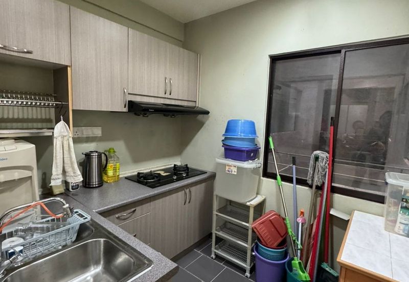 First Residence (Residensi Unggul)