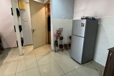 First Residence (Residensi Unggul)