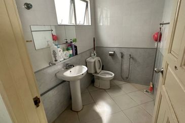 Bandar Sri Damansara SD10 Double Storey Terraced Landed Freehold House for Sale
