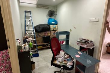 Bandar Sri Damansara SD10 Double Storey Terraced Landed Freehold House for Sale