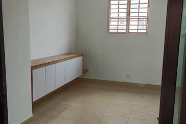 Laman Rimbunan Kepong 3 Storey Terraced House for Sale