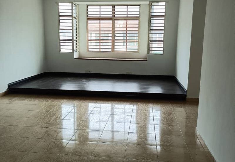 Laman Rimbunan Kepong 3 Storey Terraced House for Sale
