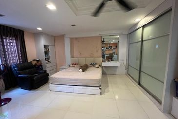 Laman Rimbunan Kepong 2.5 Storey Terraced House for Sale