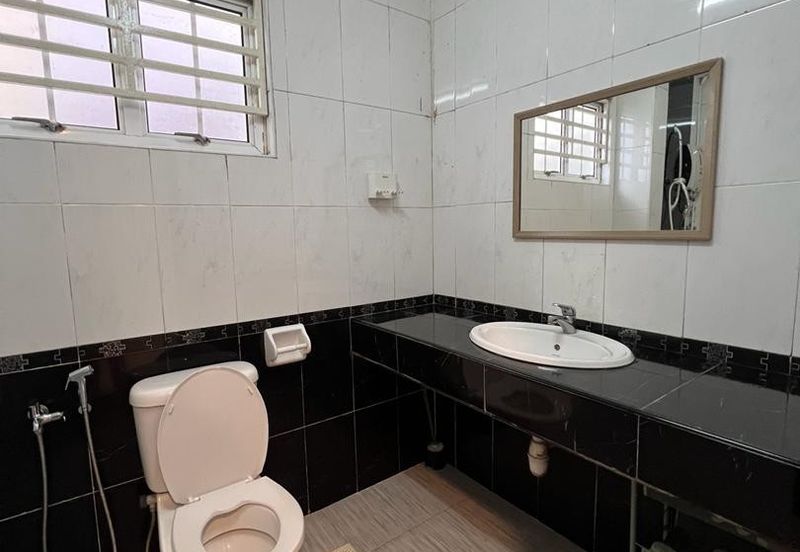 Laman Rimbunan Kepong 2.5 Storey Terraced House for Sale