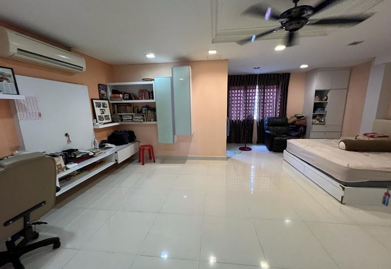 Laman Rimbunan Kepong 2.5 Storey Terraced House for Sale