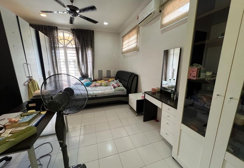 Laman Rimbunan Kepong 2.5 Storey Terraced House for Sale