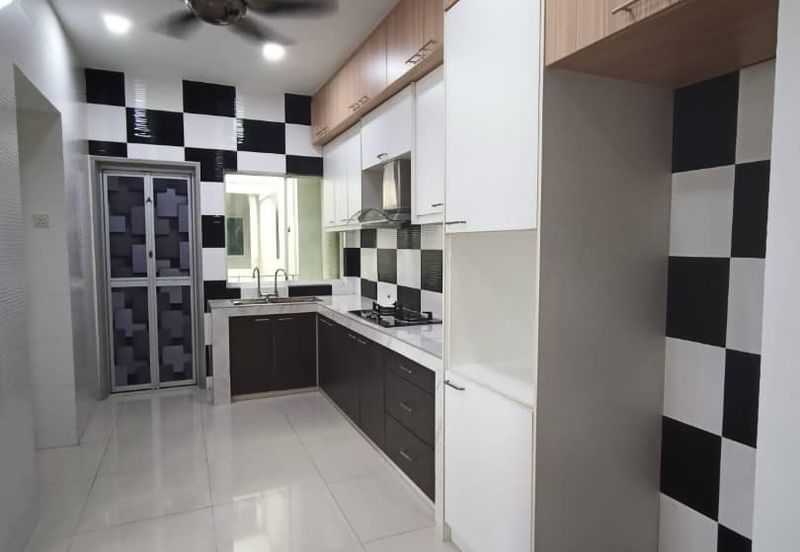 First Residence (Residensi Unggul)