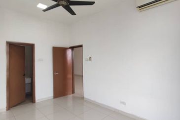 Royal Regent Sri Putramas III