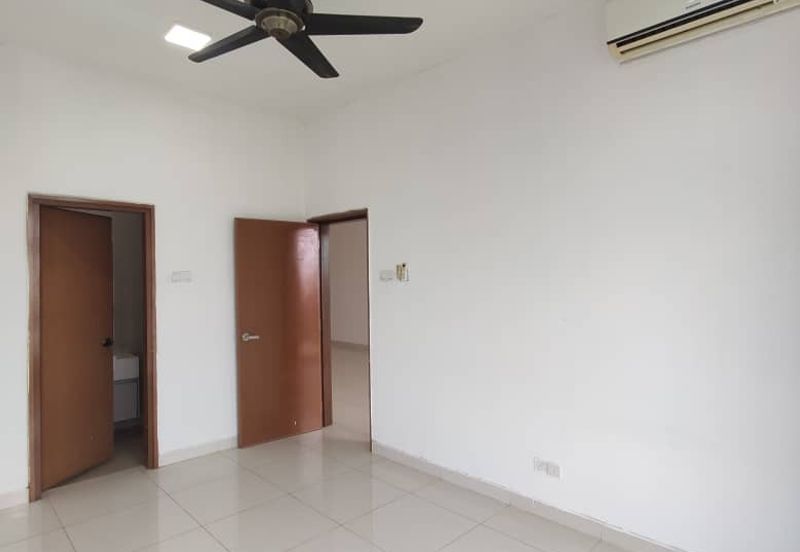 Royal Regent Sri Putramas III