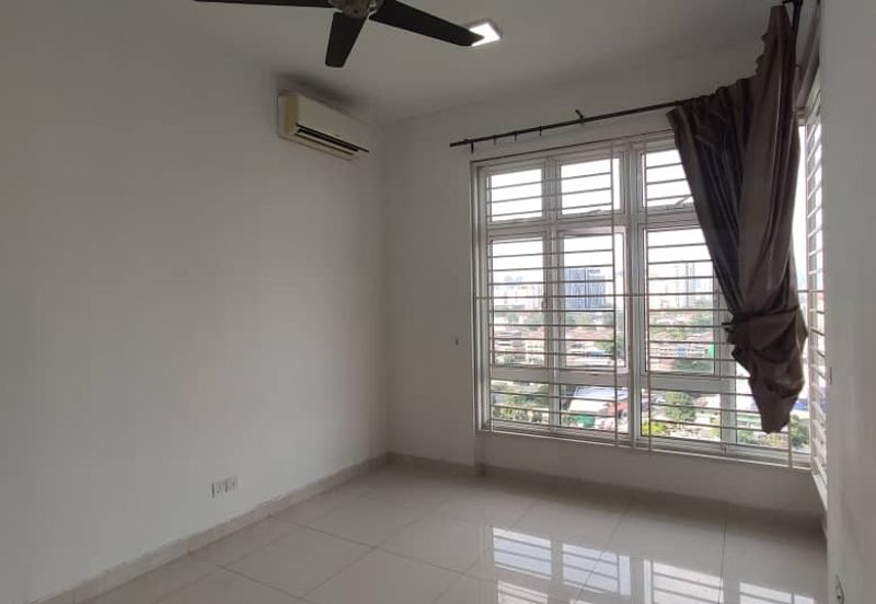 Royal Regent Sri Putramas III