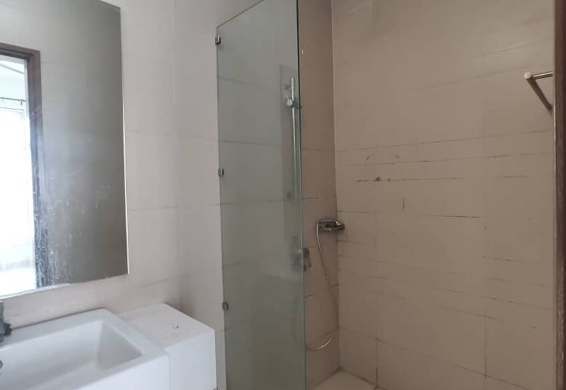 Royal Regent Sri Putramas III