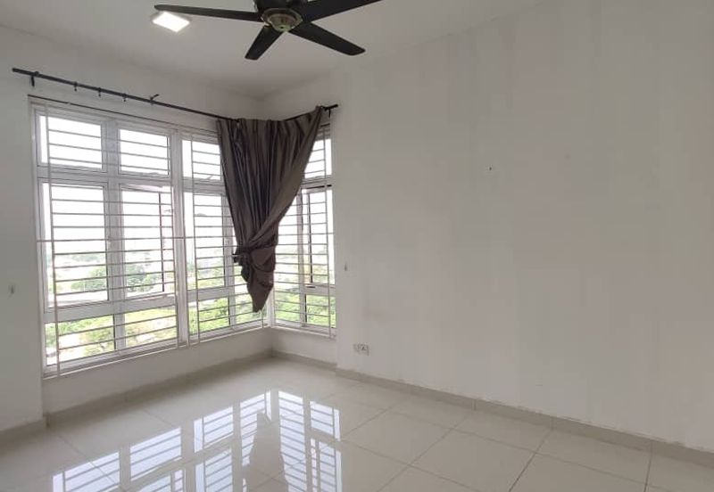 Royal Regent Sri Putramas III