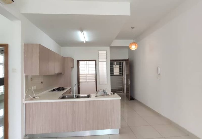 Royal Regent Sri Putramas III