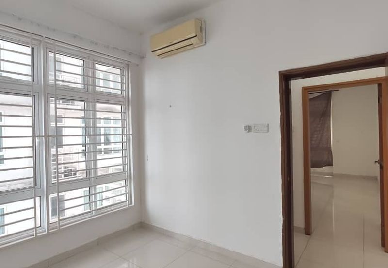 Royal Regent Sri Putramas III