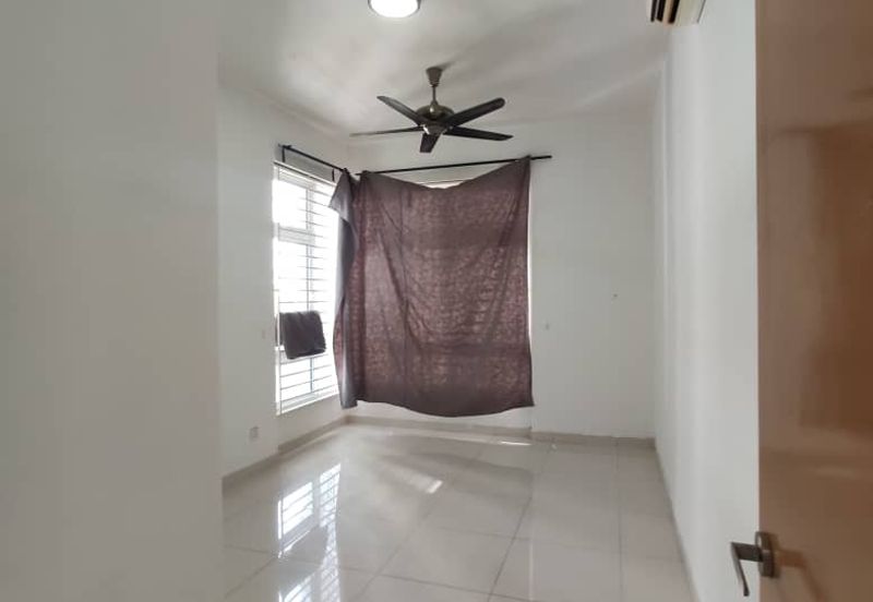 Royal Regent Sri Putramas III