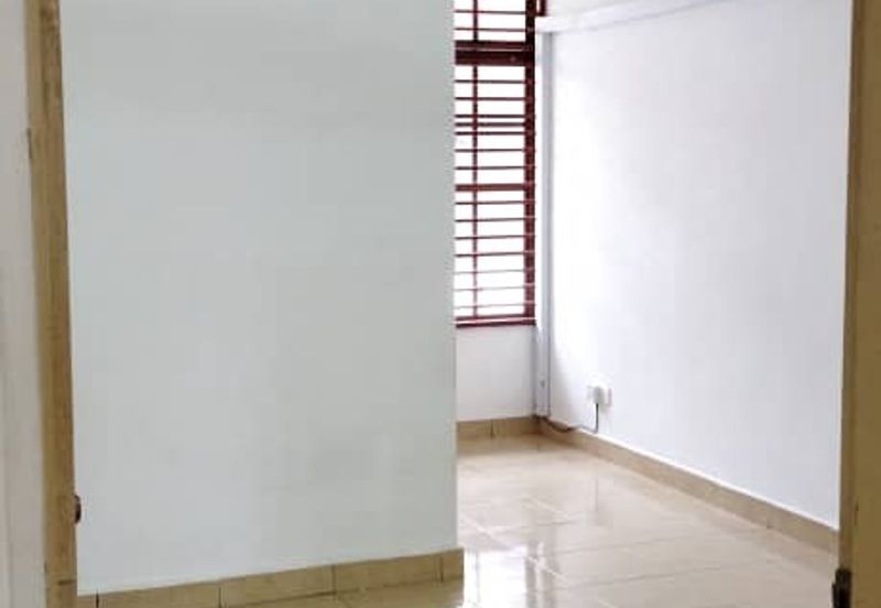 Laman Rimbunan Kepong 3 Storey Terraced House for Sale
