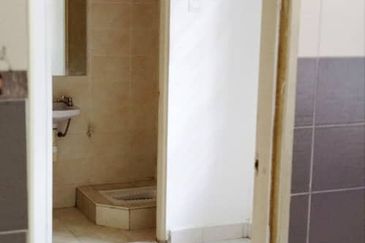 Laman Rimbunan Kepong 3 Storey Terraced House for Sale